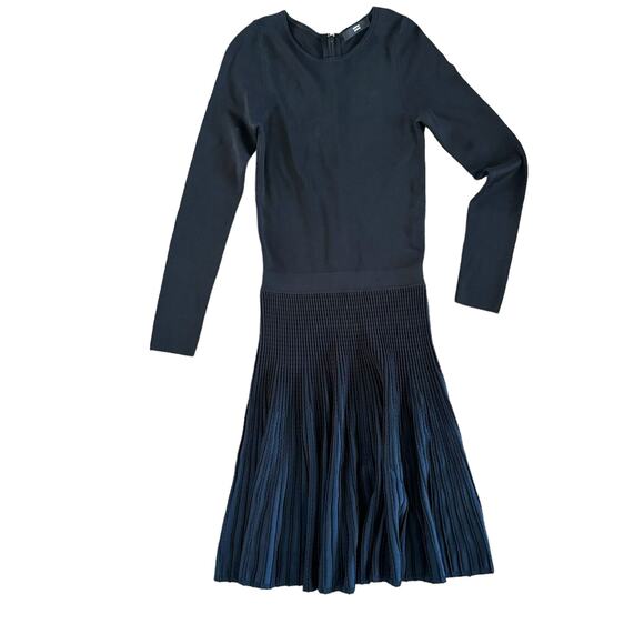 NWOT Steffen Schraut Black & Navy The Heritage Pleated Sweater Dress - Size 10 - Picture 2 of 13